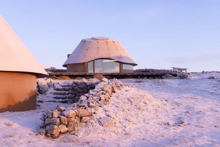 Volcano-In Hotel of Arrivals